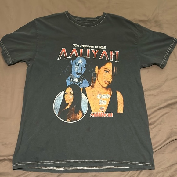 Old School Tee. Vintage Tee. - Picture 1 of 4